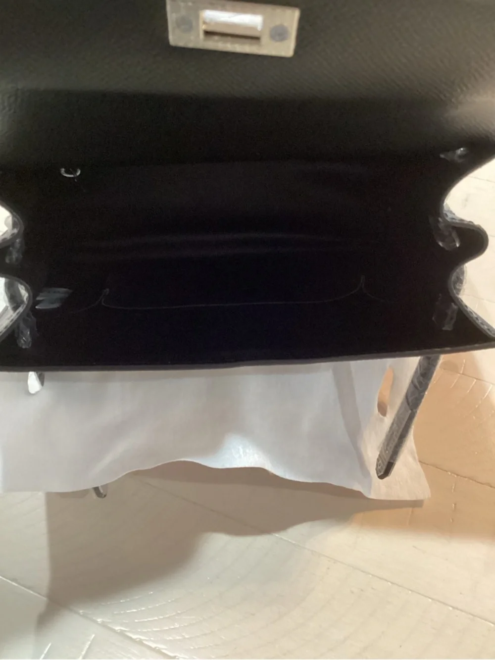 Elegant Black Leather Satchel Crossbody Handbag With Pony,Lock/Key,Scarf 26CM - Picture 8 of 8